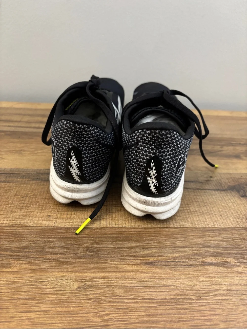 N/A hoka one